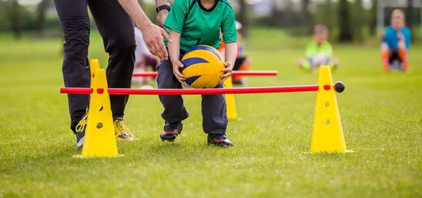 HWG！罗马诺：维拉签下19岁巴西前锋艾莉森，总价1200万欧